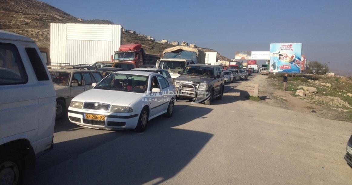 أزمة خانقة على حاجز حوارة جنوبي نابلس