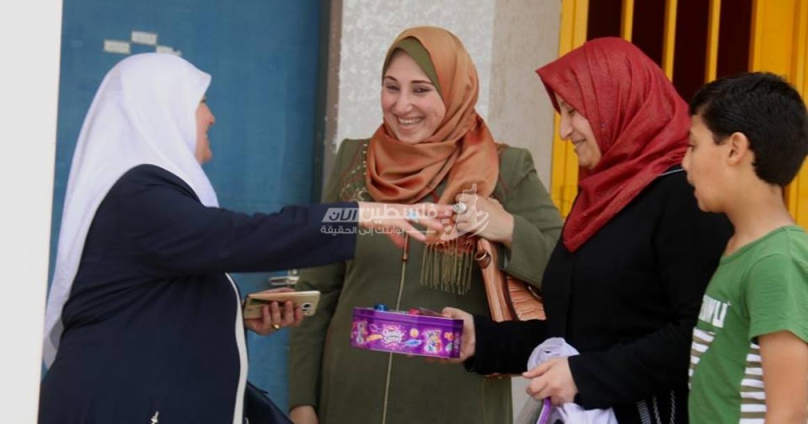 مشاهد الفرحة من مدرسة بشير الريس الثانوية بغزة