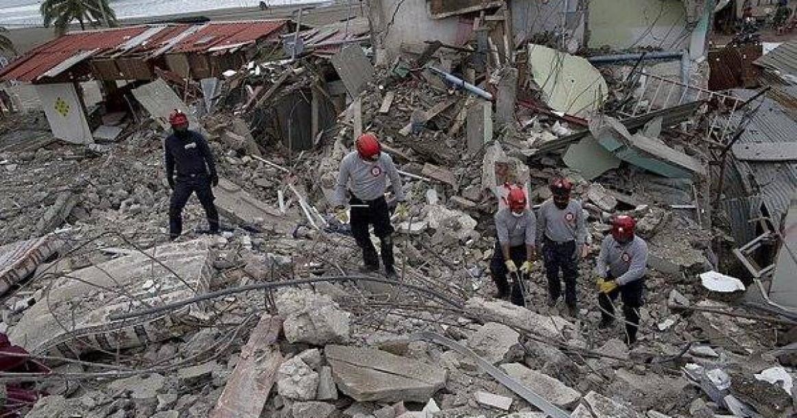 650 قتيلًا وإصابة 12500 بزلزال الإكوادور