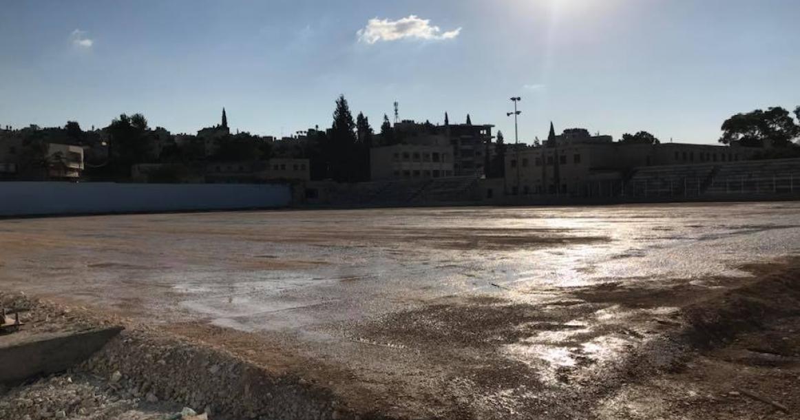 ملعب جنين.. أيام ويكتسي باللون الأخضر