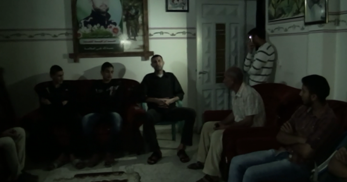 رواد مسجد البلد تزور المحرر "الفليت" بدير البلح