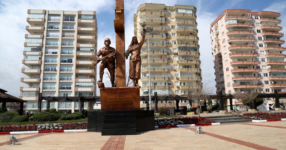 نصب شهداء معركة عفرين في مرسين بتركيا