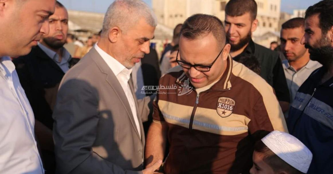 رئيس المكتب السياسي لحركة حماس في غزة يحيى السنوار يهنئ المواطنين بعيد الفطر