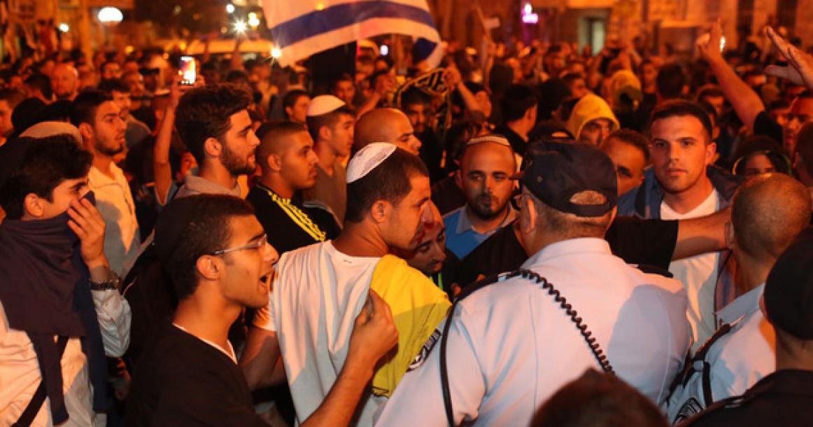 صور: متطرفون يطالبون بطرد العرب وقتلهم بمسيرة في القدس