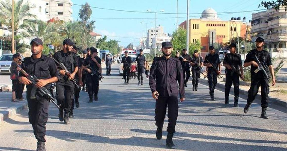 كلية "الرباط الجامعية" تنظم مسيراً عسكرياً