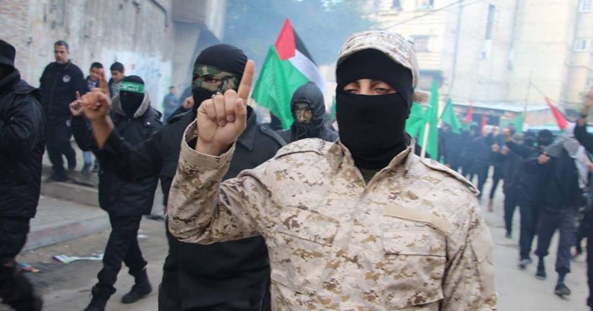 "حماس" تنظم مسير لفرسانها في ذكرى الانطلاقة