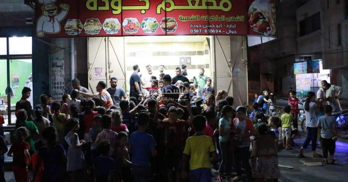 "عشاك علينا" مبادرة جديدة لفريق "مخيم البريج موحد"