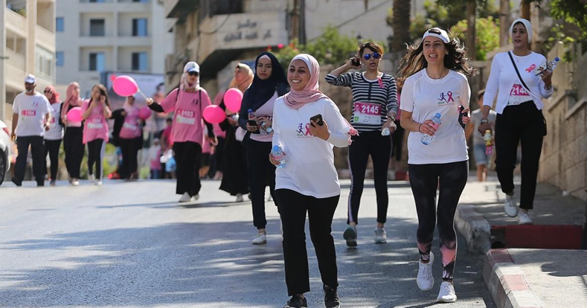 من سباق "اليوم الوردي النسائي 2019" بمدينة رام الله