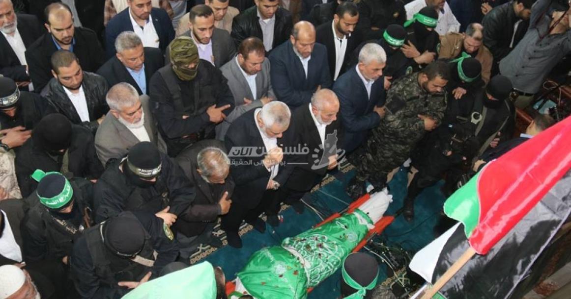 صلاة الجنازة على الشهيد "فقها" في المسجد العمري بغزة