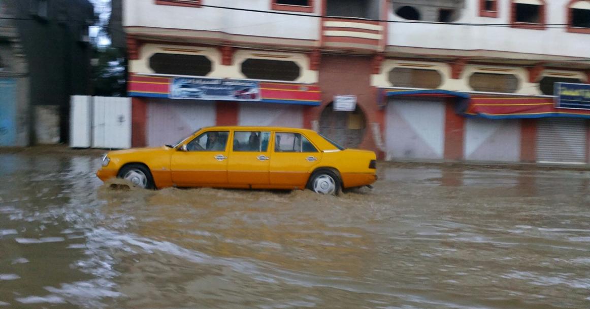 صور: مياه الأمطار تغُرق شوارع خانيونس