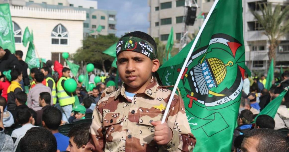 الحشود الشعبية تصل لمهرجان "حماس" بالكتيبة