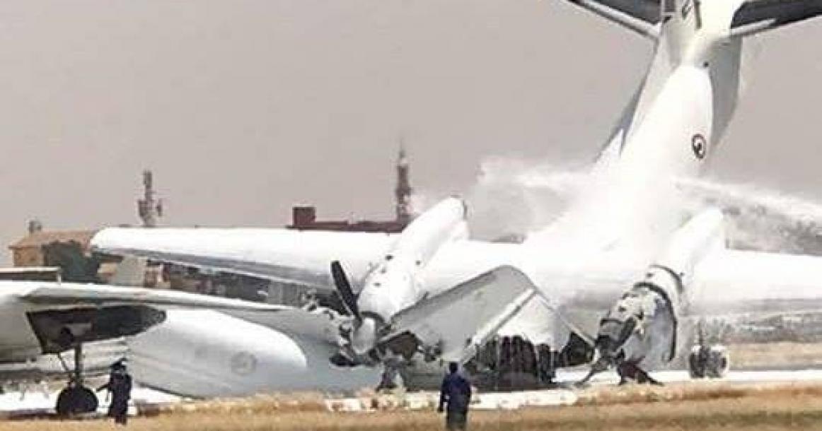 تصادم طائرتين عسكريتين من طراز "أنتونوف" بمطار الخرطوم وإغلاق المطار حتى إشعار اخر