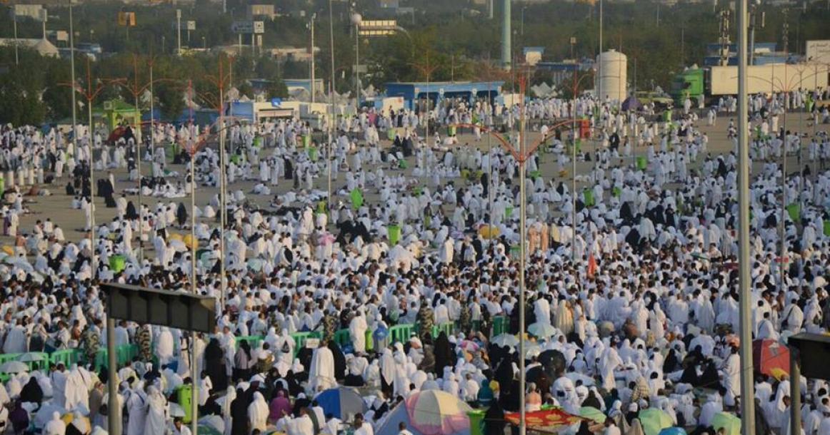 وصول الحجاج الى صعيد عرفات