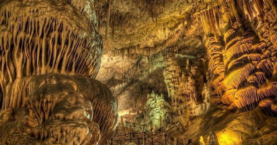 مـغارة الـشـموع في جبال القدس