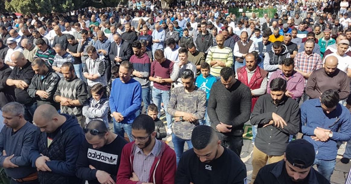 صلاة الجمعة بالمسجد الأقصى