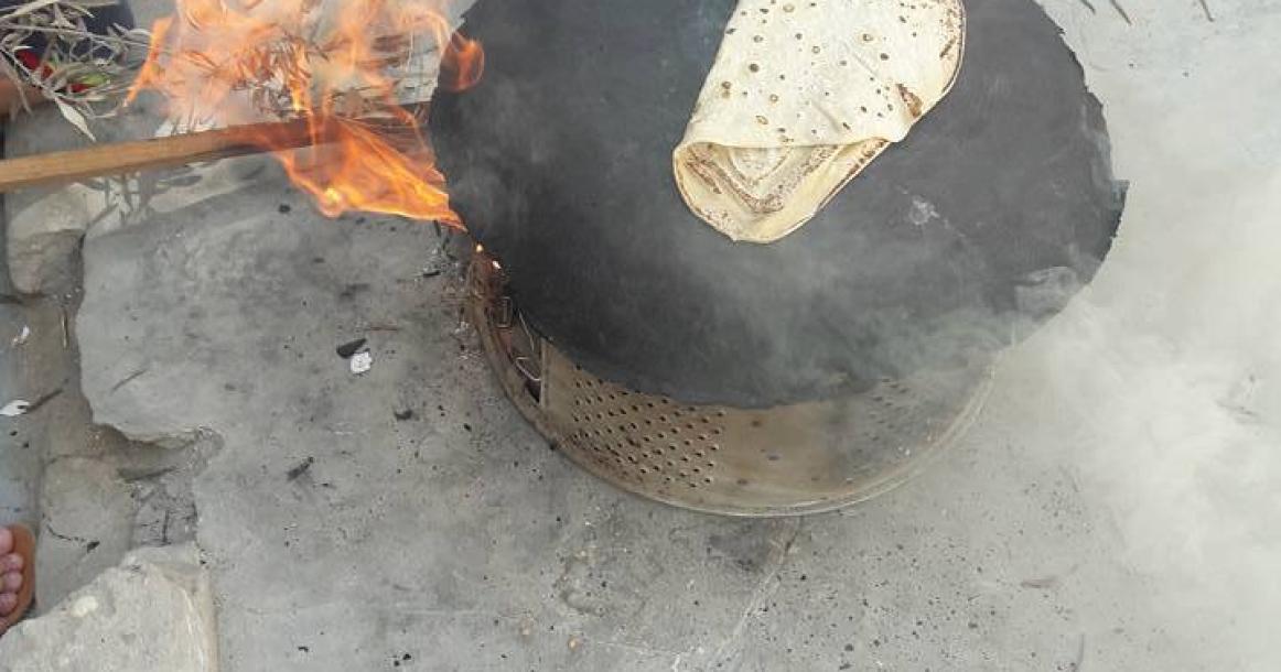 خبز الصاج المنزلي تراث يحافظ عليه سكان غزة