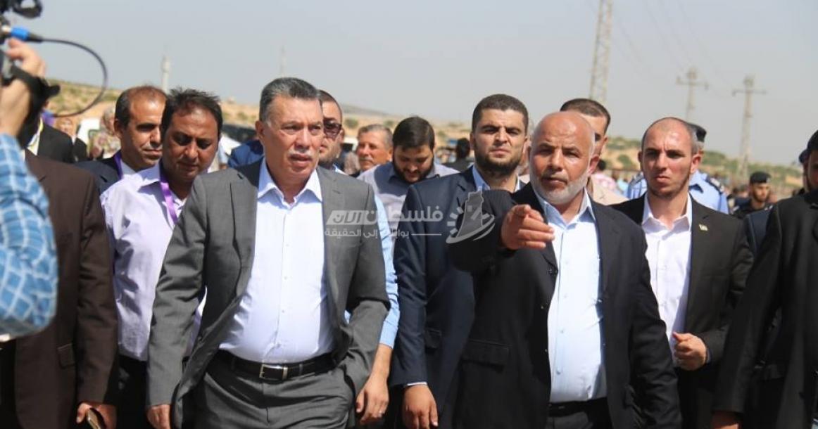 وفد فصائلي يستقبل حكومة التوافق بغزة