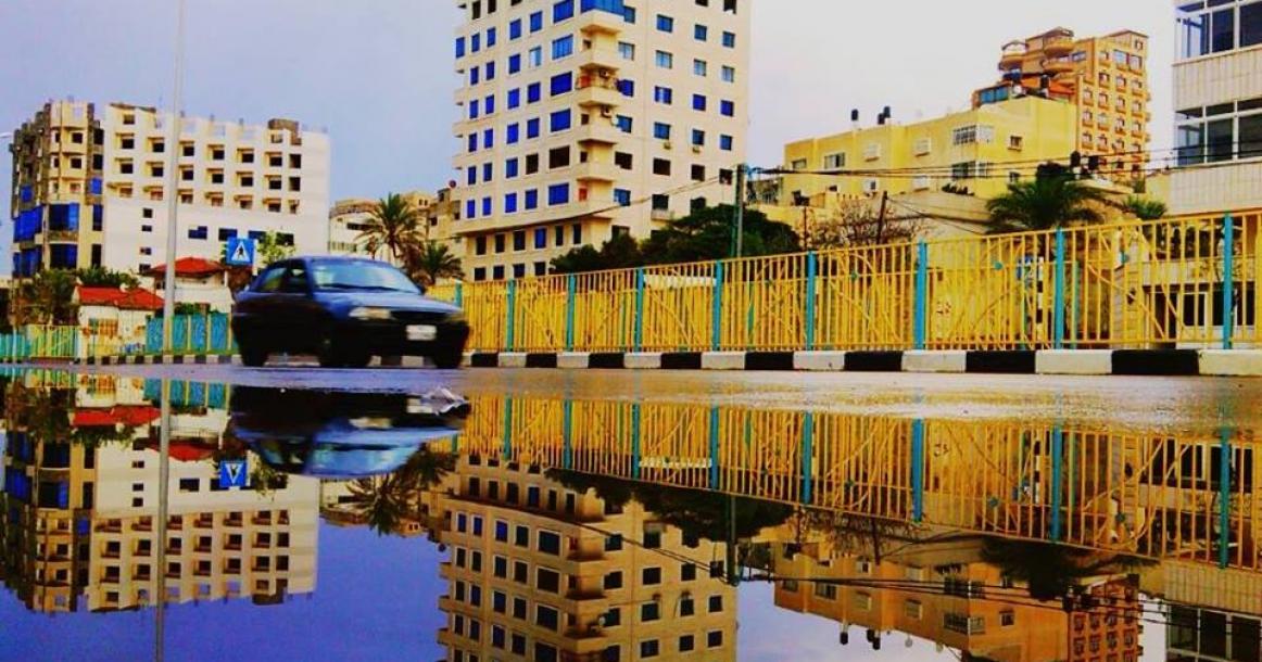 صور: المطر في ضيافة ميناء غزة