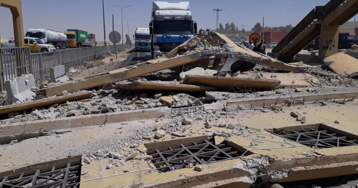 انهيار جسر مشاة في منطقة ضبعة بالأردن