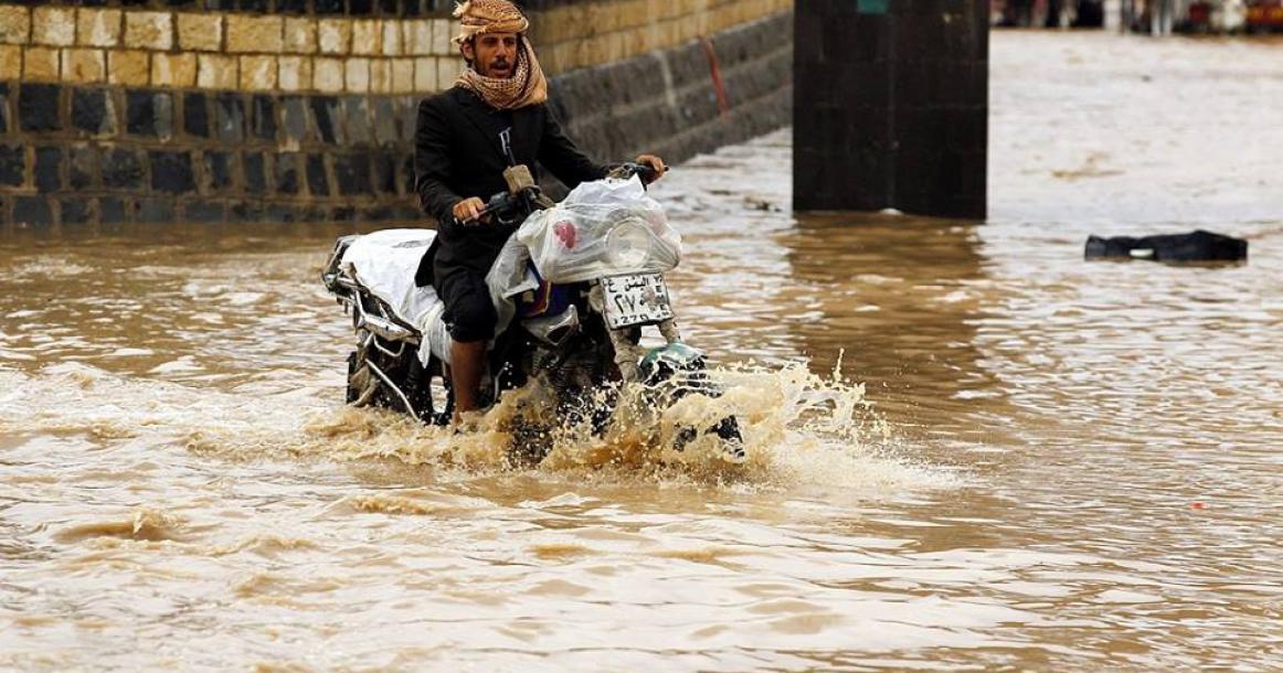سيول في صنعاء مع هطول غزير للأمطار
