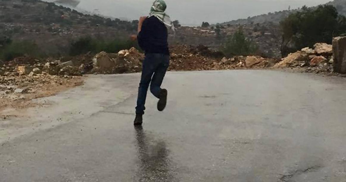 صور: مواجهات بين شبان وقوات الاحتلال في قرية سلواد برام الله