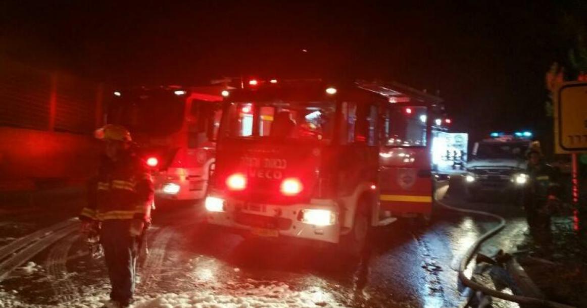 صور: نجاة 40 جنديًا إسرائيليًا بعد احتراق حافلتهم قرب رام الله
