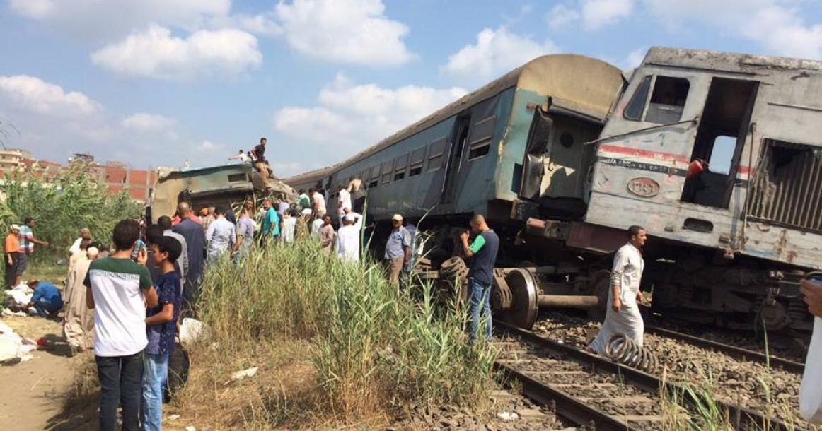 عشرات القتلي بحادث تصادم قطارين في الاسكندرية