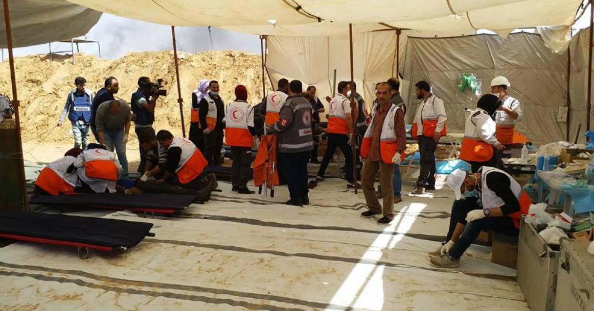 النقطة الطبية في مخيم العودة شرق خان يونس على حدود قطاع غزة