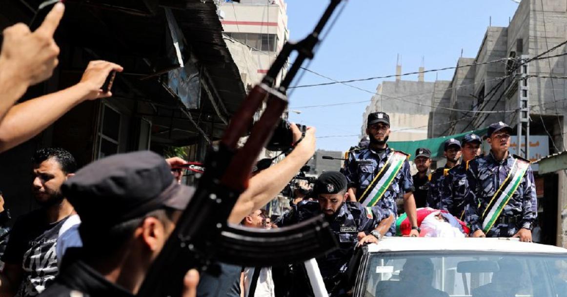 جنازة عسكرية وجماهير غفيرة تشيع شهداء تفجيرات غزة