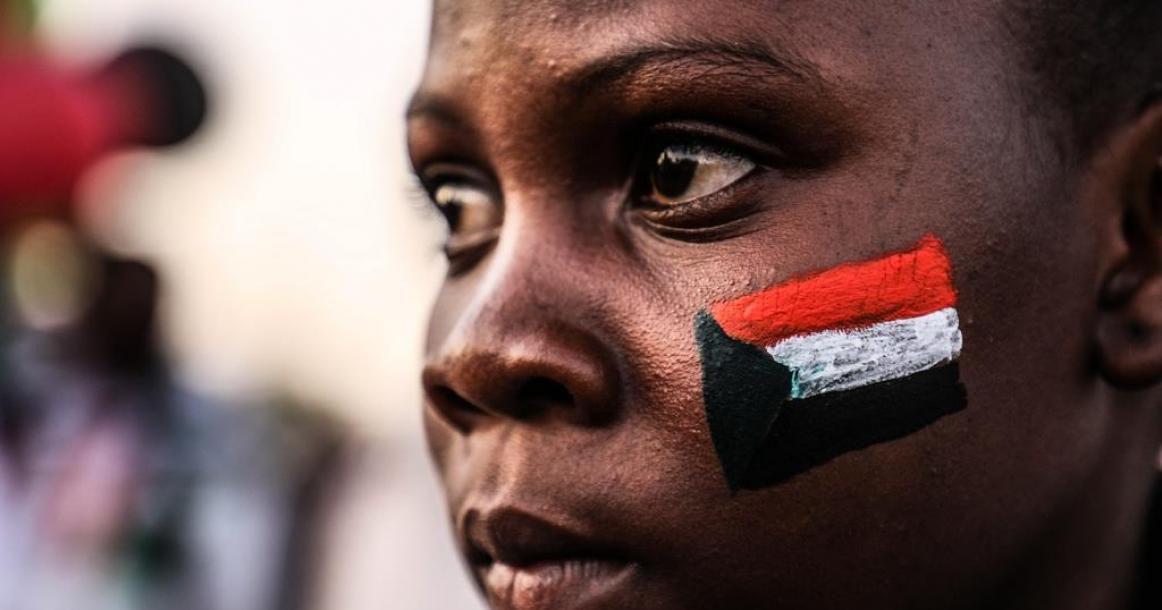 فعاليات فنية ينظمها المتظاهرون المعتصمون بالخرطوم