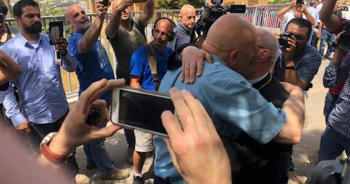 مقتطفات من اللحظات الأولى للإفراج عن النائب غطاس