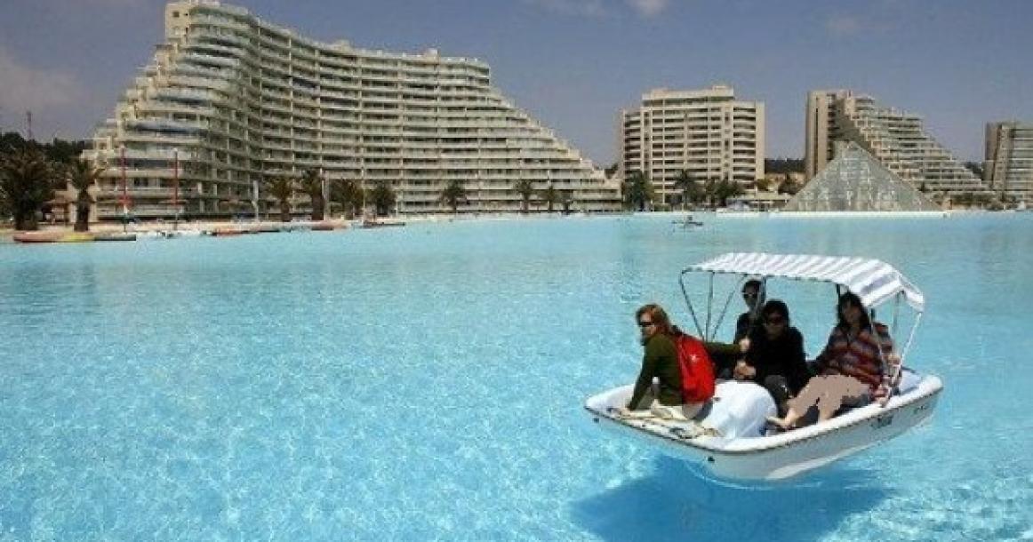 أكبر مسبح في العالم