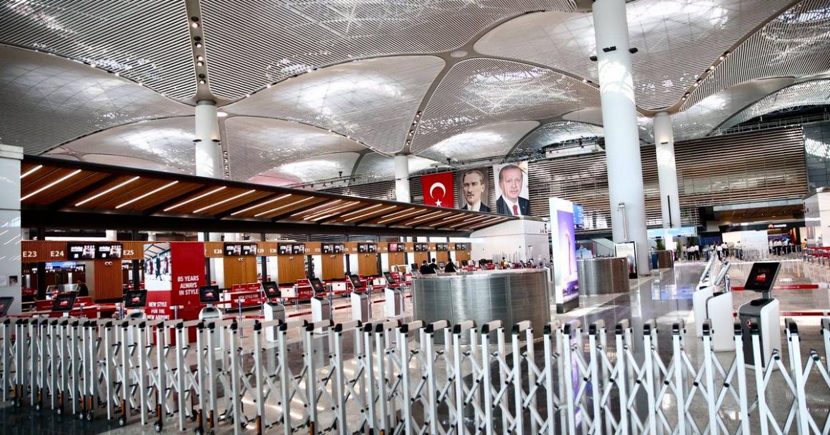 أردوغان يفتتح أكبر مطار بالعالم
