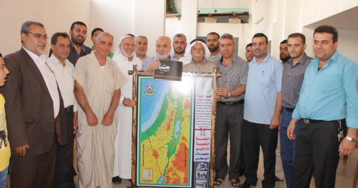 حماس تحيي النكبة الـ68 بزيارة ديوان عائلة عابد بالمغازي