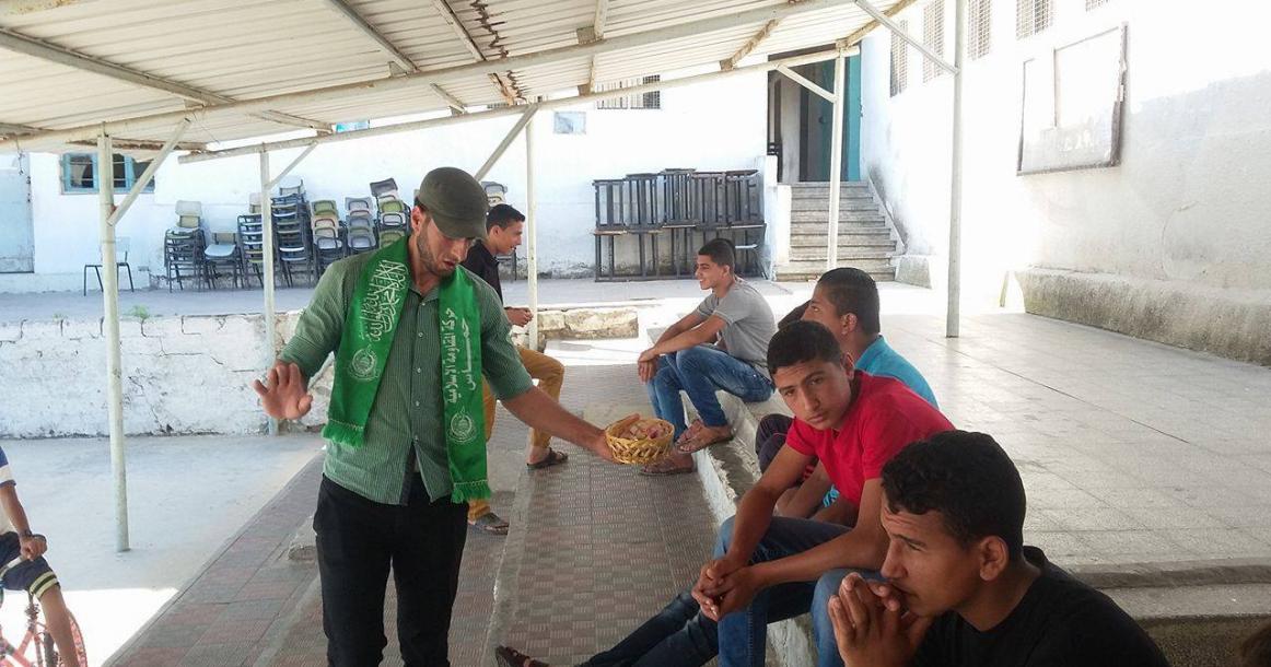 الكتلة الإسلامية تشارك الناجحين فرحتهم بدير البلح
