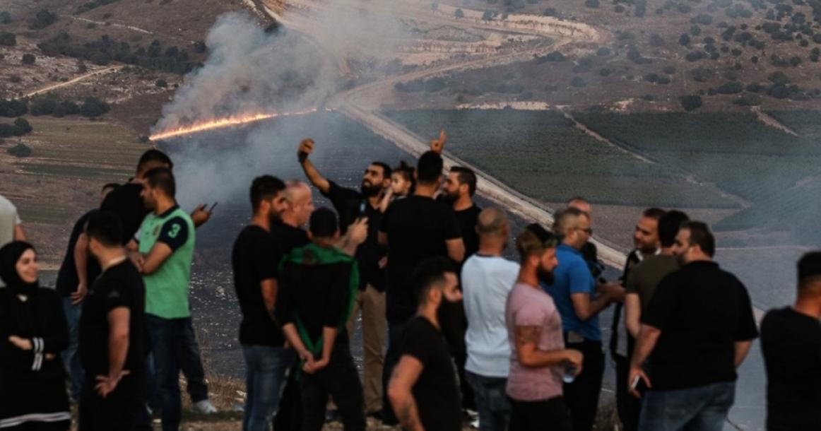 لبنانيون وصحفيون على مقربة من القصف الإسرائيلي على جنوب لبنان