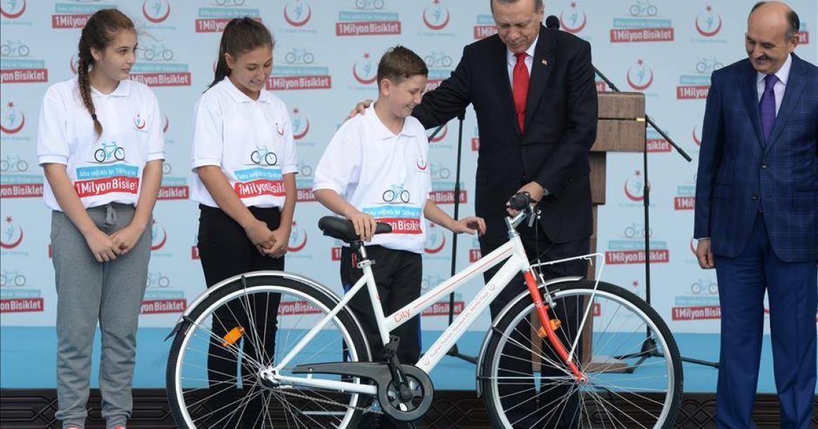 صور: أردوغان يشارك في حملة مليون دراجة هوائية