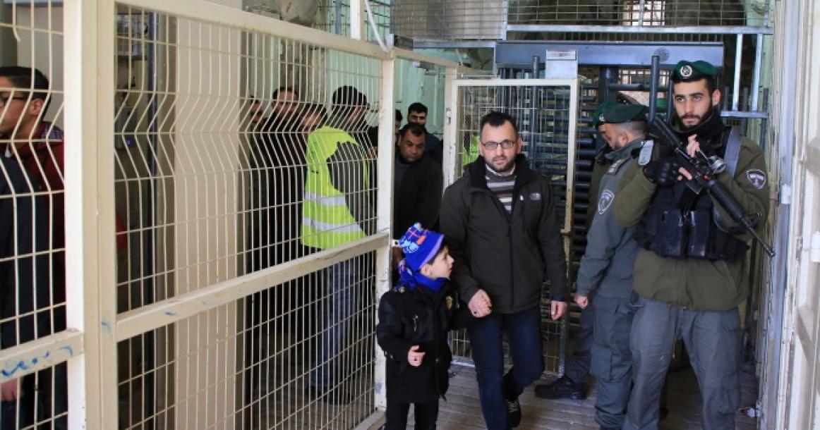 حواجز الاحتلال بمدينة الخليل المحتلة