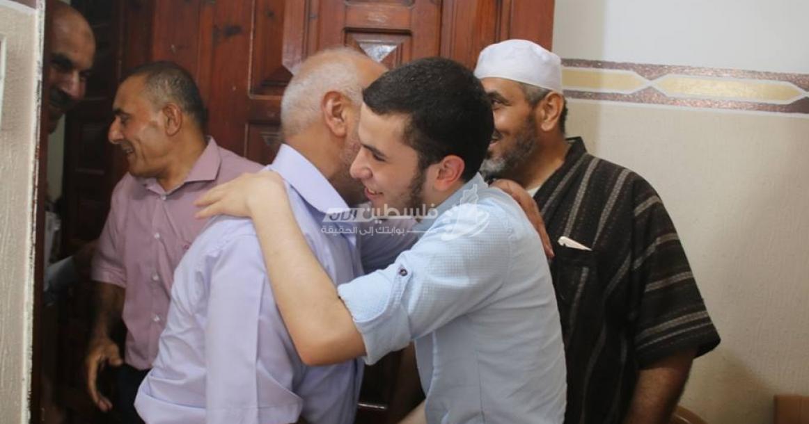 "فلسطين الآن" شاهدة على فرحة الأول على القطاع "فرع شرعي"