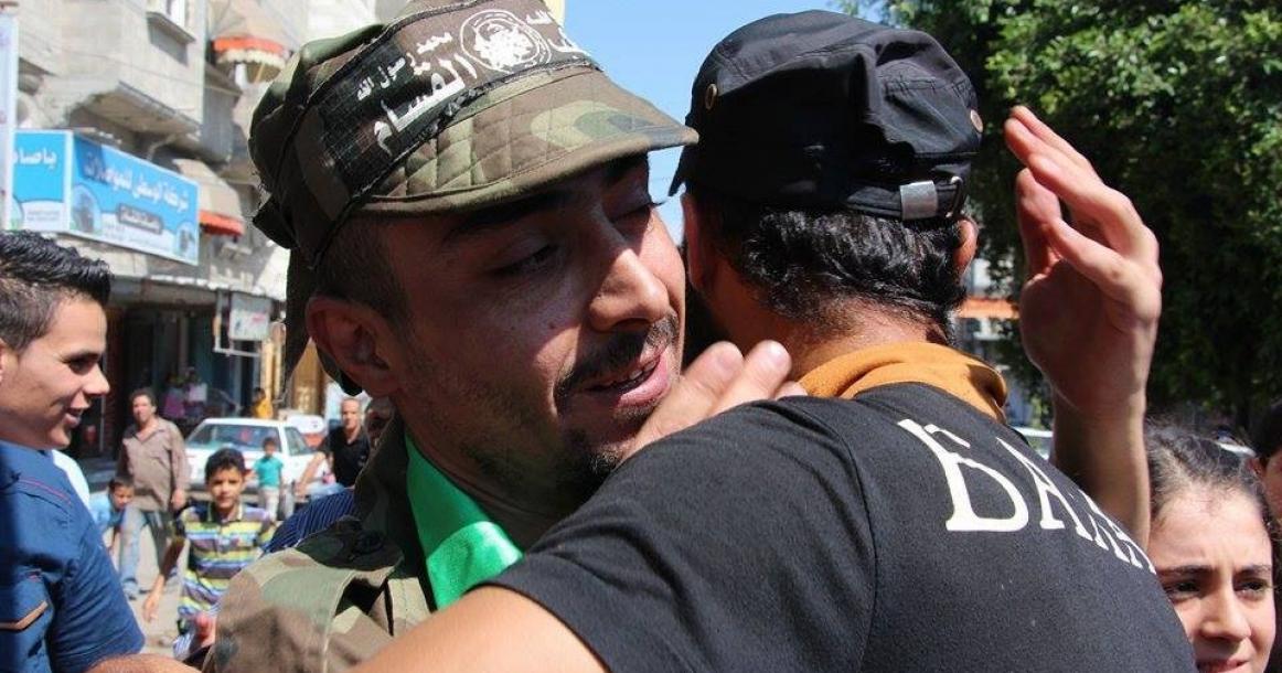 صور: الإفراج عن أسير قسامي من النصيرات