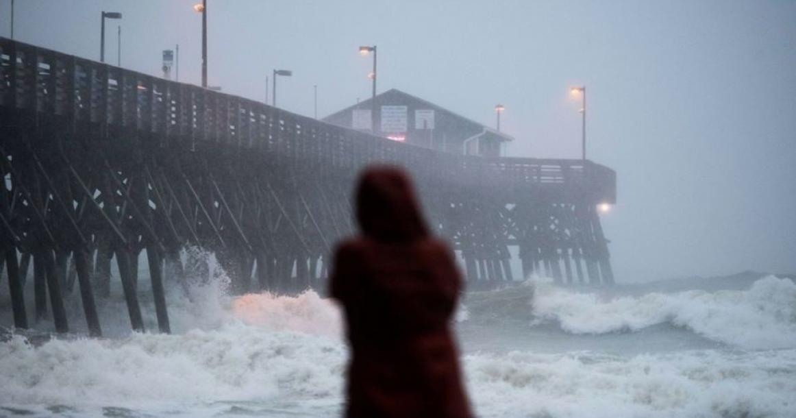 إعصار "أسياس" يضرب ولاية نورث كارولاينا الأمريكية