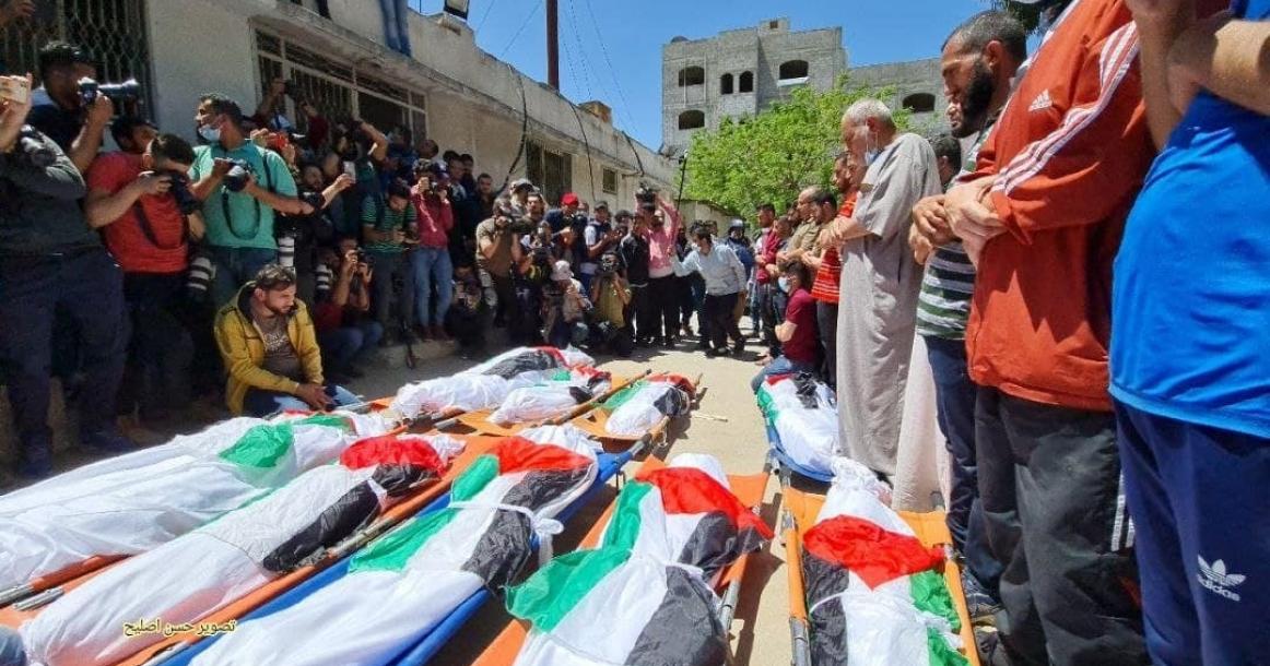 تشييع شهداء مجزرة عائلة أبو حطب غرب مدينة غزة