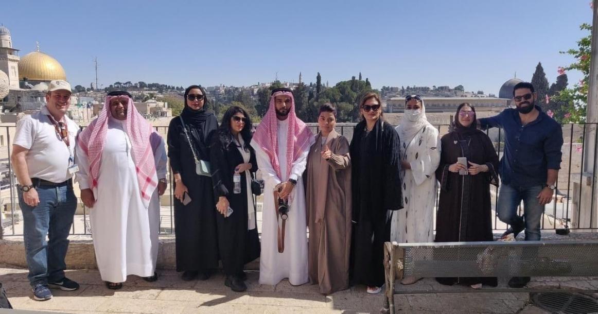 زيارة الوفد البحريني التطبيعي لساحة حائط البراق برفقة مستوطنين