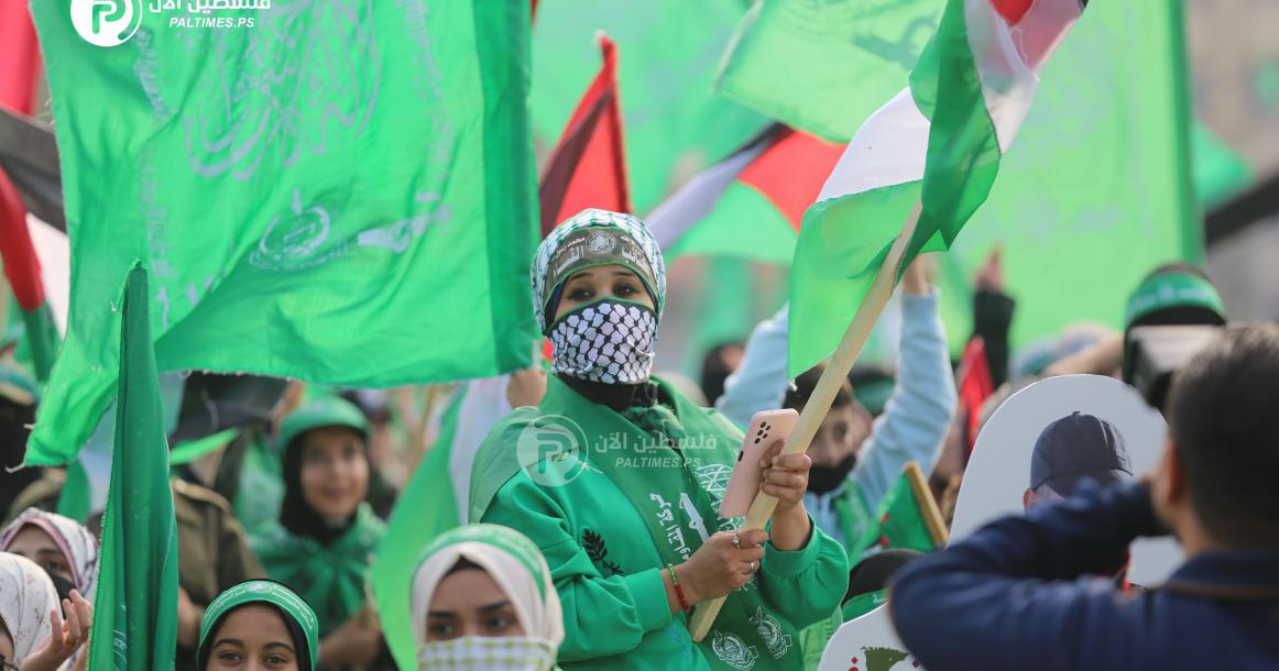 الحشود الجماهيرية في إنطلاقة حركة حماس بساحة الكتيبة الخضراء غرب مدينة غزة