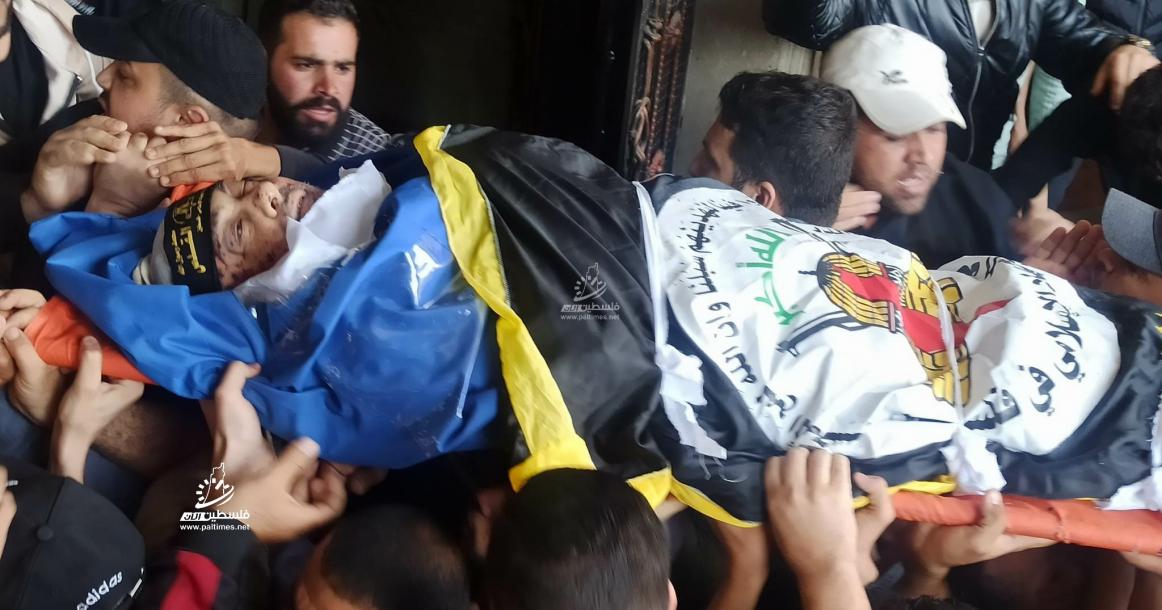 إلقاء نظرة الوداع على الشهيد القائد جهاد غنام وزوجته بمحافظة رفح جنوب قطاع غزة