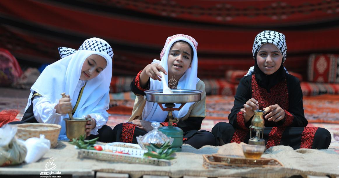 التراث الفلسطيني والأعراس الفلسطينية ظاهرة جديدة تستخدمها "الأونروا" في مخيماتها الصيفية