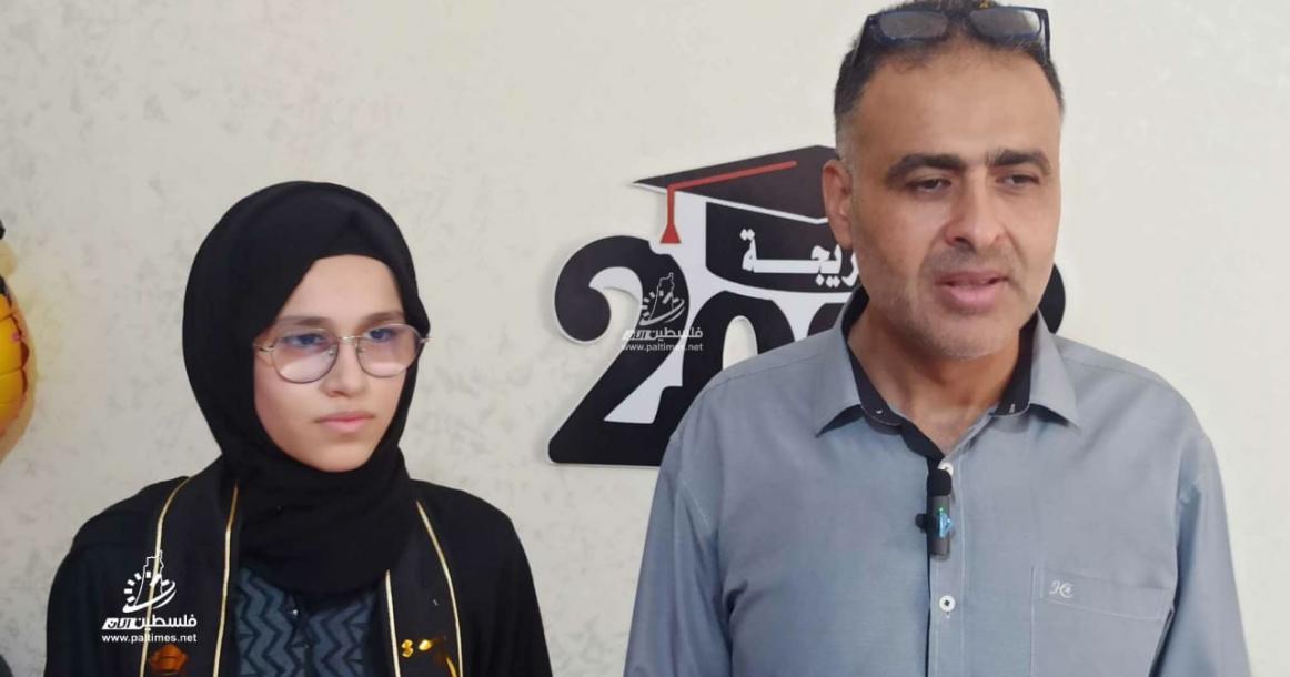 الطالبة المتفوقة سارة محمود الحاج أحمد، الأولى على فلسطين الفرع الشرعي بمعدل 99.9% من رفح