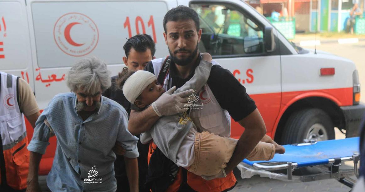 انتشال العديد من الشهداء والإصابات في قصف منزل عائلة راضي بمخيم النصيرات وسط قطاع غزة