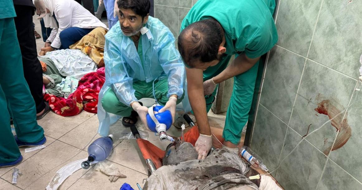 شهداء وإصابات إثر قصف الاحتلال منزل الزميل الصحفي محمود بسام الجمل في رفح.