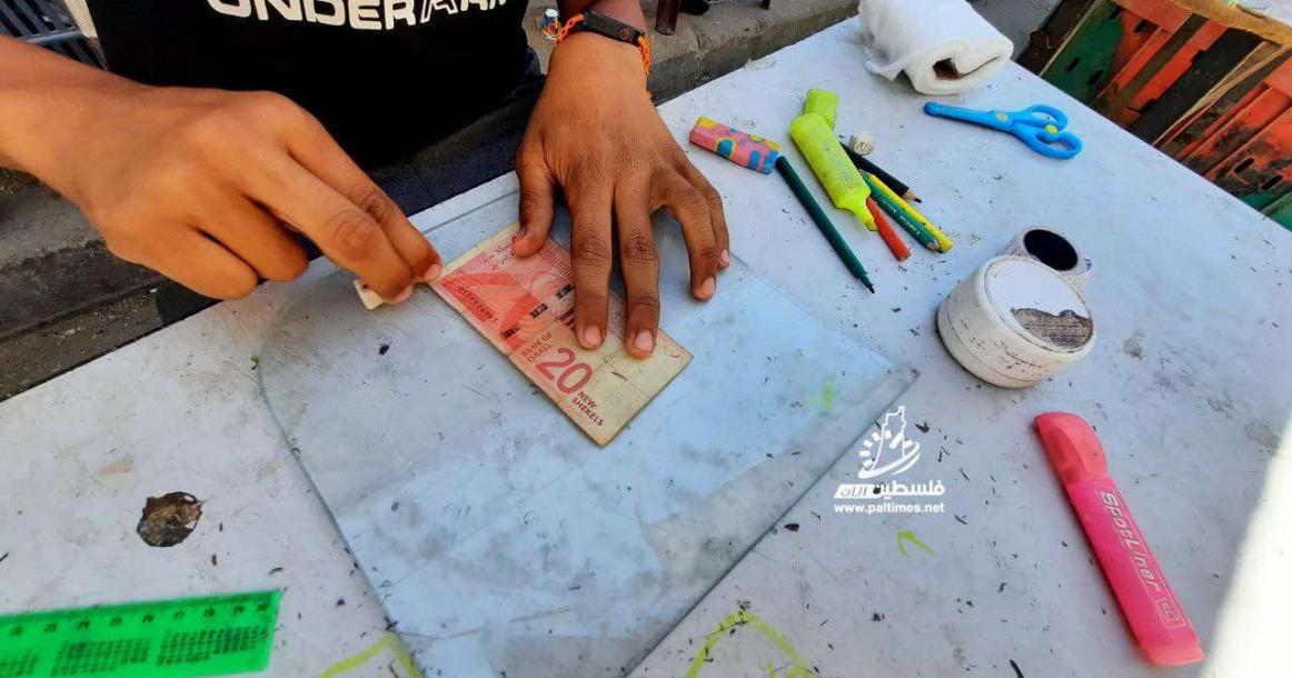 ترميم العملات المهترئة في غزة: مهنة جديدة فرضتها الحرب"
